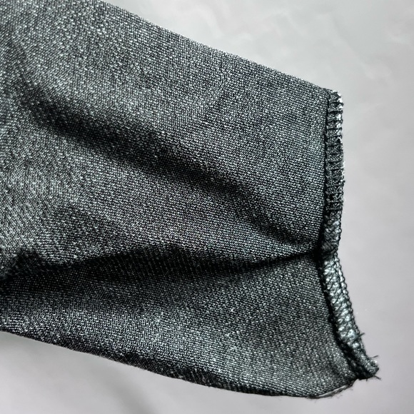 The North Face Dark Gray Hooded Athleisure Pullover Women’s Top Size Medium - Picture 4 of 7